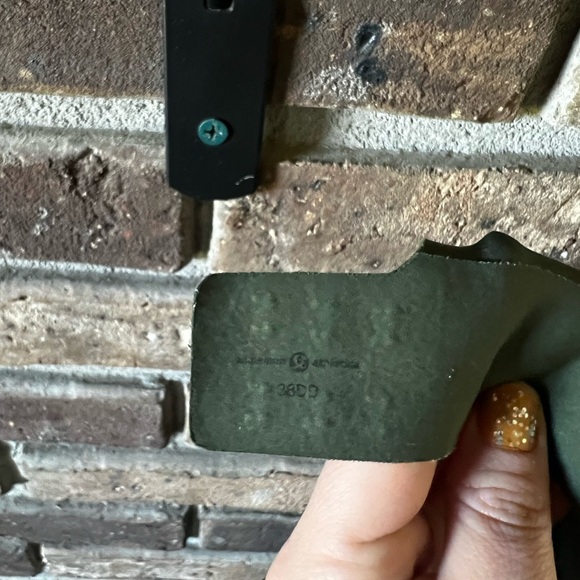 Lululemon Sports Bra 38DD - Picture 3 of 3